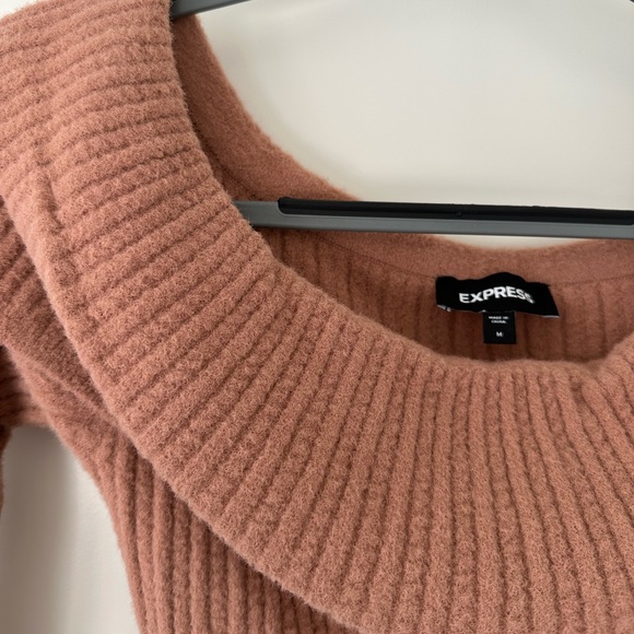 Express Sweater - Picture 2 of 3